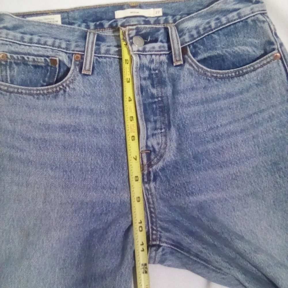Levi's Women's Blue Butterfly Jeans with Vintage Distressing Size 27